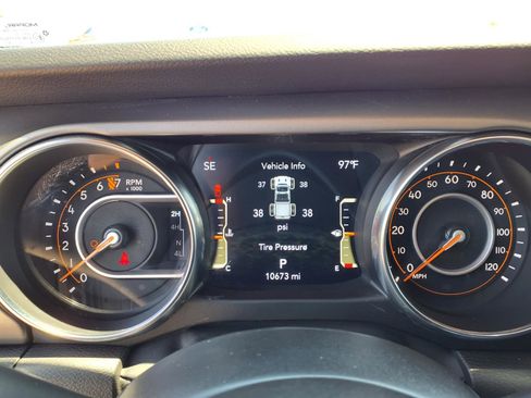Used 2023 Jeep Gladiator Sport AWD/4WD image 21
