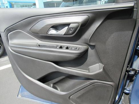 Certified 2024 GMC Terrain SLE w/ Driver Convenience Package image 18