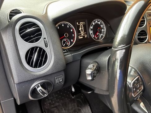 Used 2014 Volkswagen Tiguan S AWD/4WD image 15