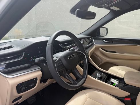Used 2023 Jeep Grand Cherokee 4WD 4xe image 23