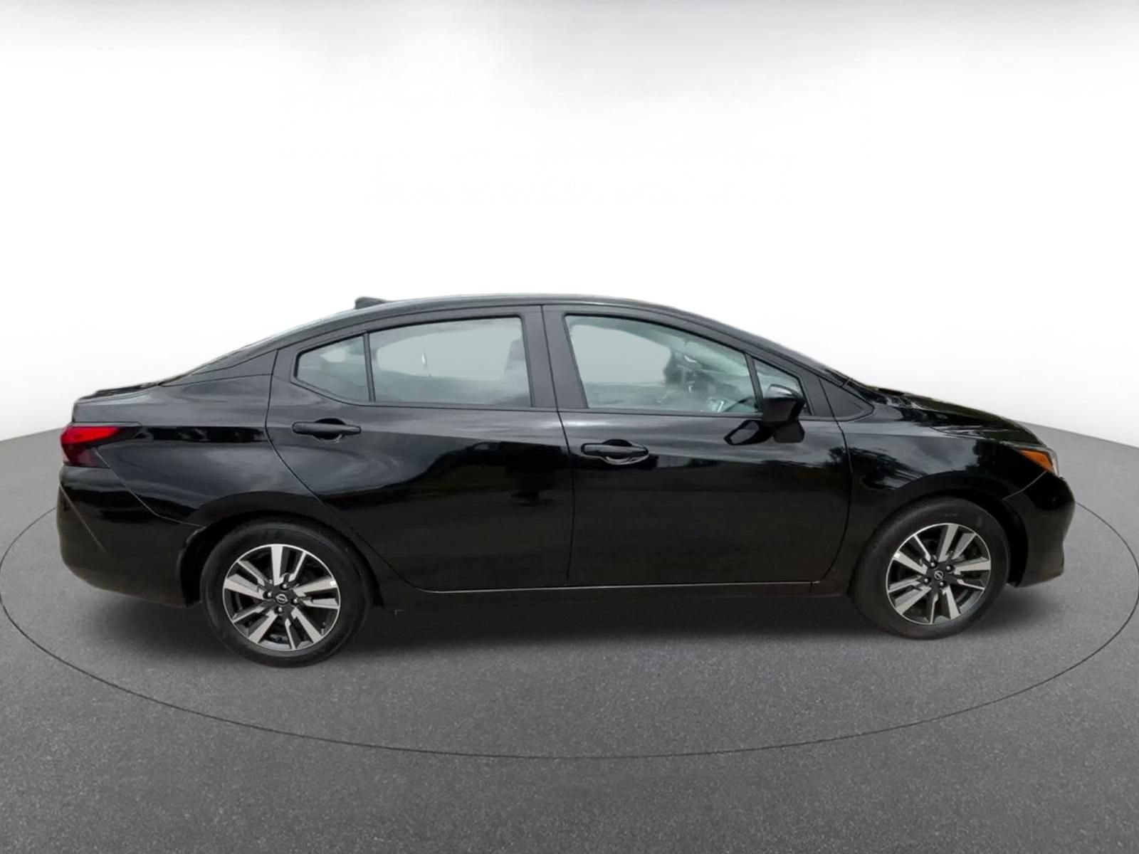 Used 2025 Nissan Versa SV FWD image 15