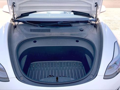 Used 2023 Tesla Model 3 Standard Range RWD image 9