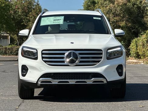 New 2025 Mercedes-Benz GLB 250 image 8