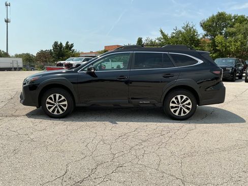 Used 2023 Subaru Outback Premium AWD/4WD image 2