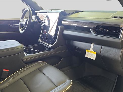 New 2026 GMC Yukon XL Elevation w/ LPO, Floor Liner Package image 16