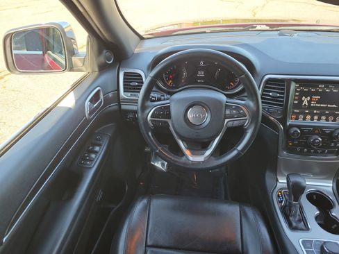 Used 2018 Jeep Grand Cherokee Limited w/ Luxury Group II AWD/4WD image 19