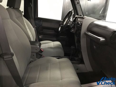 Used 2007 Jeep Wrangler Unlimited Sahara w/ Dual Top Group image 35