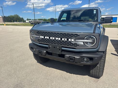Used 2025 Ford Bronco Badlands AWD/4WD image 4