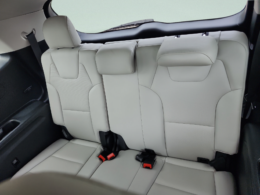 Used 2024 Kia Telluride EX w/ EX Captain's Chair Package FWD image 20