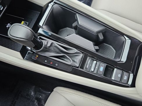 Certified 2025 Honda Accord EX-L image 38