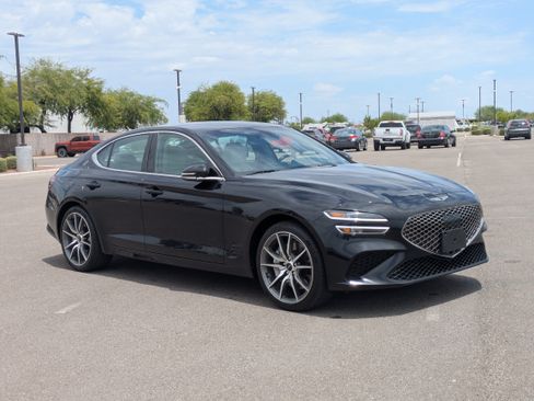 Used 2024 Genesis G70 2.5T RWD image 7