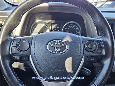 Used 2016 Toyota RAV4 Limited image 18