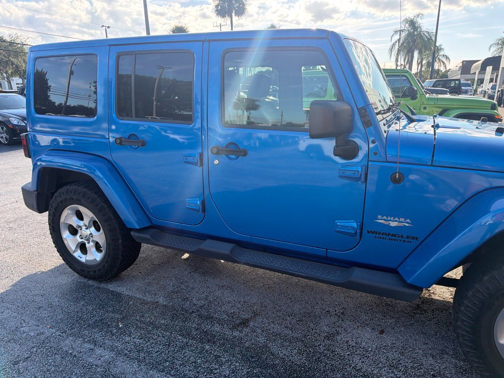 Used 2015 Jeep Wrangler Unlimited Sahara w/ Max Tow Package AWD/4WD image 4