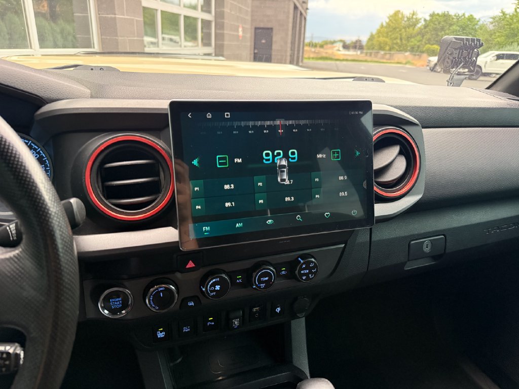 Used 2019 Toyota Tacoma TRD Sport w/ Technology Package AWD/4WD image 25