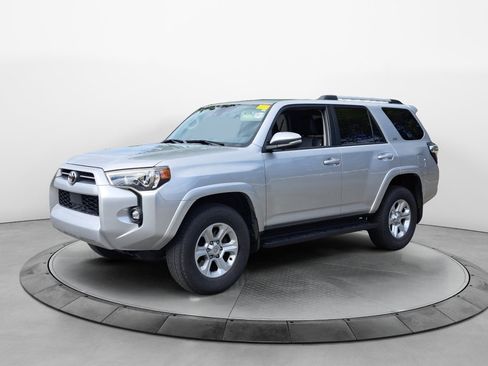 Used 2023 Toyota 4Runner SR5 Premium image 3