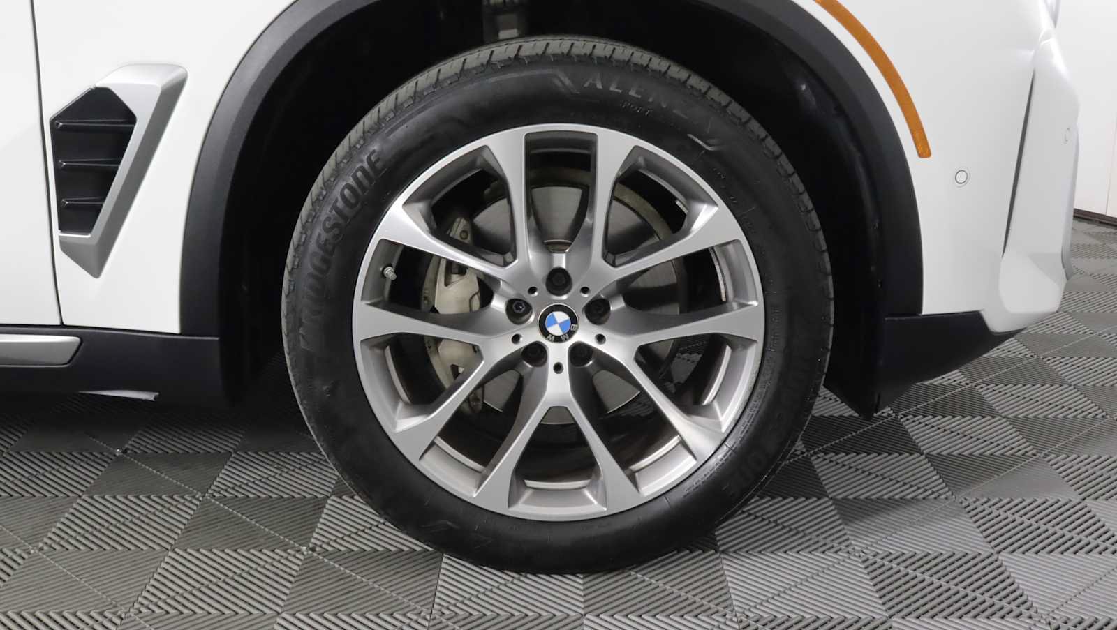 Used 2024 BMW X5 xDrive40i AWD/4WD image 7