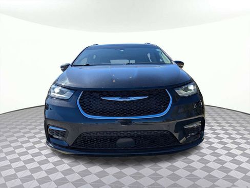 Used 2022 Chrysler Pacifica Touring-L image 8