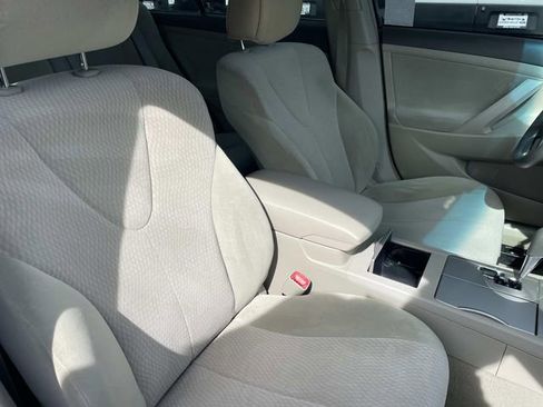 Used 2011 Toyota Camry LE image 32
