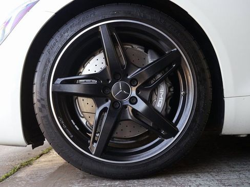 Used 2018 Mercedes-Benz AMG GT Roadster image 29