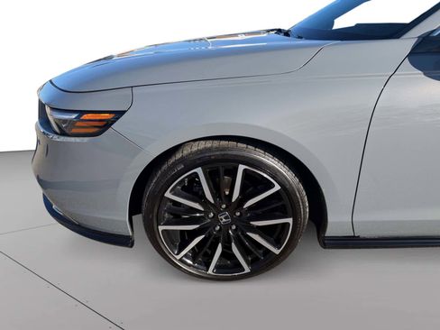 Used 2023 Honda Accord Touring image 19