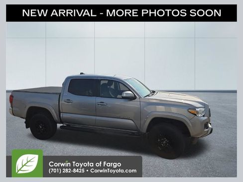 Used 2020 Toyota Tacoma SR5 AWD/4WD image 1
