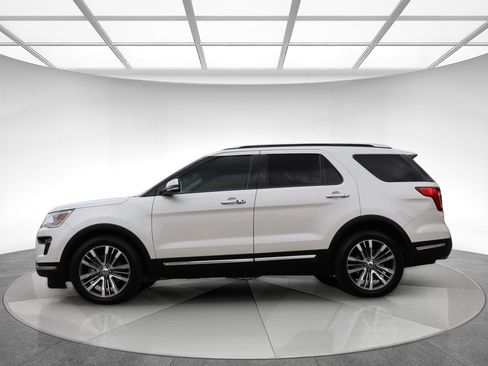 Used 2018 Ford Explorer Platinum AWD/4WD image 4