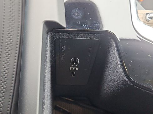 New 2026 Volvo XC60 B5 Plus w/ Protection Package Premier image 9