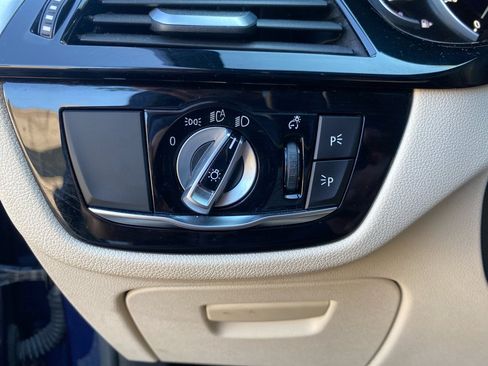 Used 2019 BMW 530i xDrive w/ Convenience Package AWD/4WD image 12