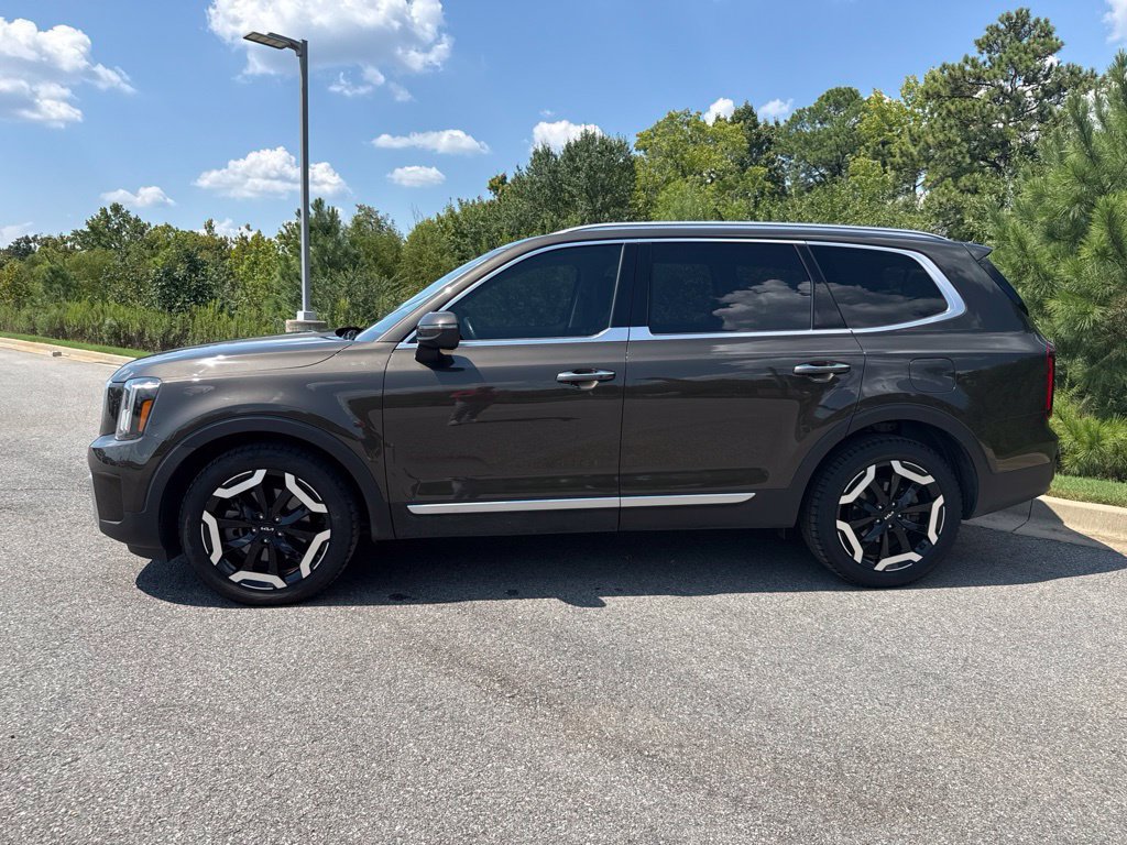 Used 2023 Kia Telluride S AWD/4WD image 4