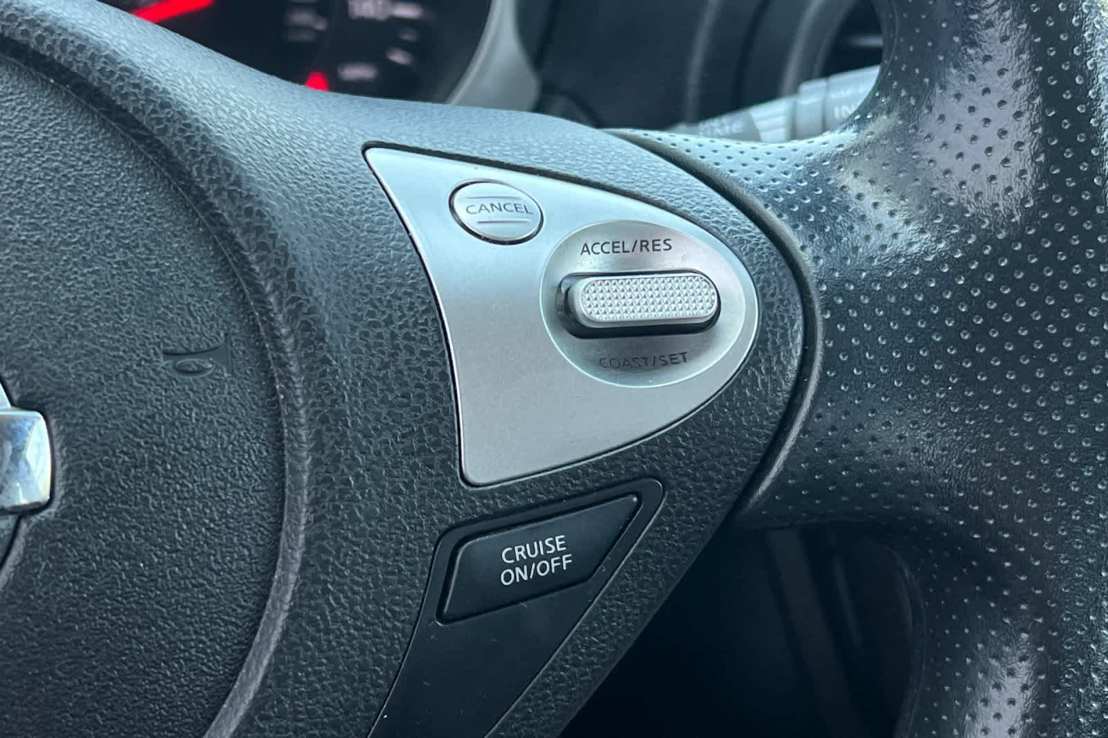 Used 2013 Nissan Juke S FWD image 37