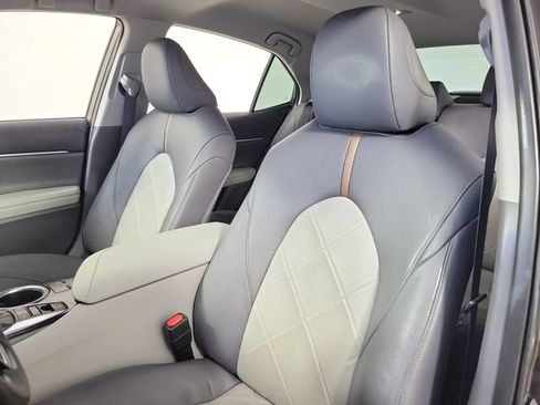 Used 2019 Toyota Camry XLE FWD image 20