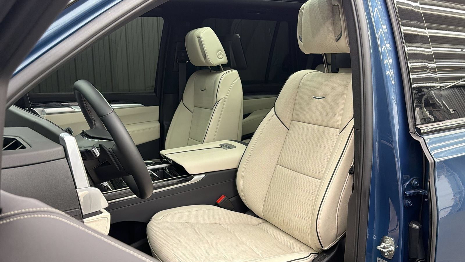 Used 2026 Cadillac Escalade Sport w/ Touring Package AWD/4WD image 34