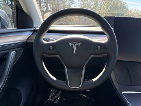 Used 2023 Tesla Model Y Long Range image 18