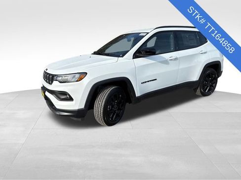 New 2026 Jeep Compass Latitude image 3