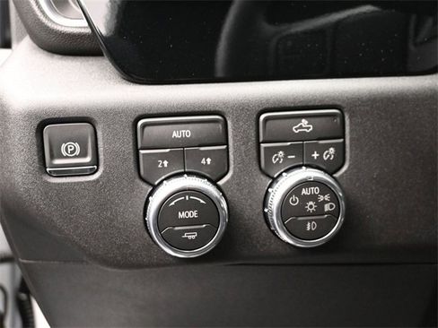 New 2026 GMC Sierra 1500 Elevation image 8