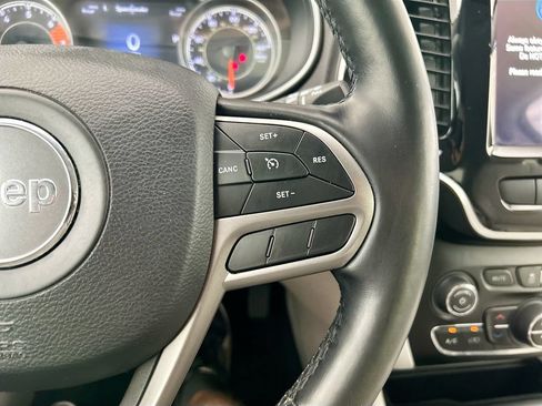 Used 2020 Jeep Cherokee Limited FWD image 12