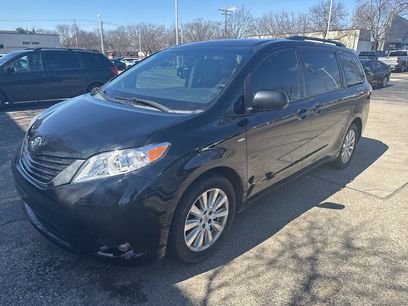 Used 2017 Toyota Sienna LE