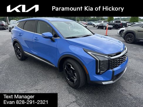 Used 2026 Kia Sportage EX FWD image 3
