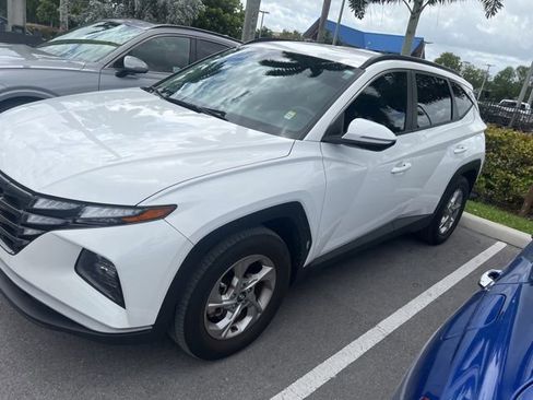 Used 2023 Hyundai Tucson SEL image 2