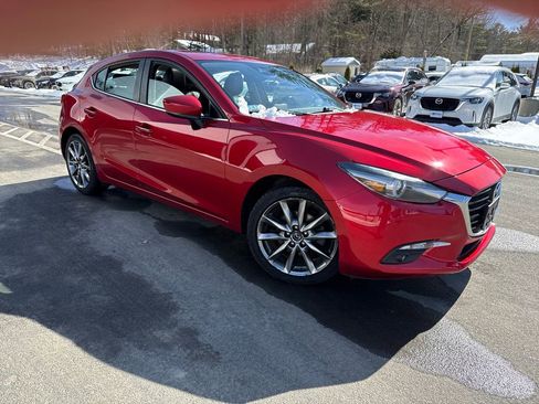 Used 2018 MAZDA MAZDA3 Grand Touring image 7