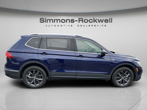 Used 2022 Volkswagen Tiguan SE image 8