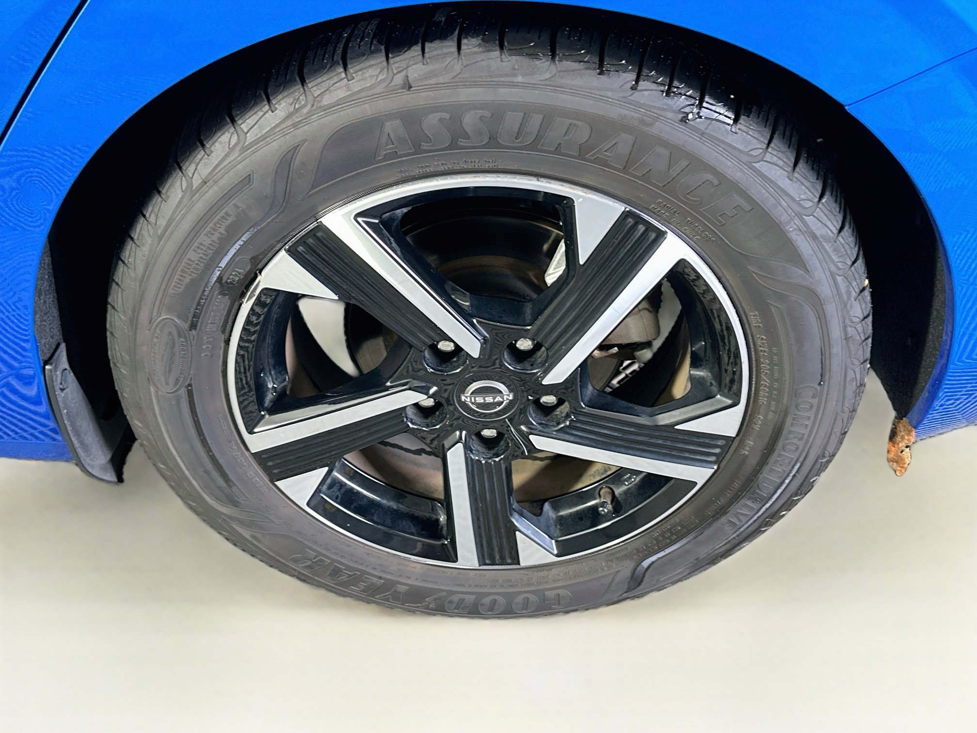 Used 2025 Nissan Sentra SV FWD image 11