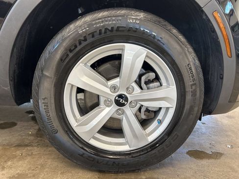 Certified 2023 Kia Sorento LX AWD/4WD image 31