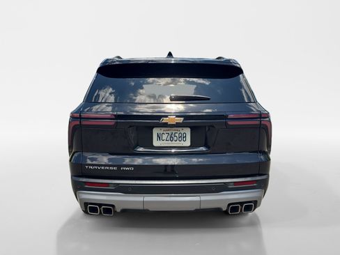 Used 2025 Chevrolet Traverse LT AWD/4WD image 4