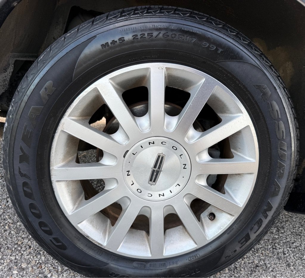 Used 2007 Lincoln Town Car Signature RWD image 20