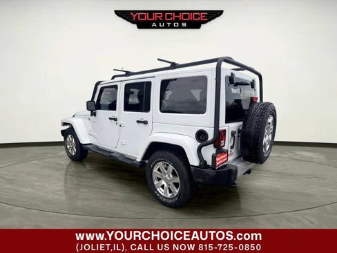 Used 2015 Jeep Wrangler Unlimited Sahara w/ Dual Top Group AWD/4WD image 4