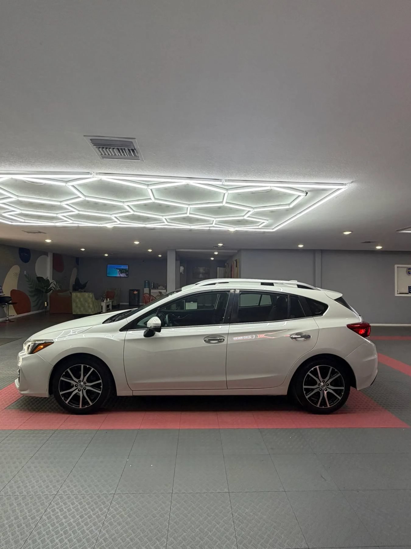 Used 2018 Subaru Impreza 2.0i Limited AWD/4WD image 3