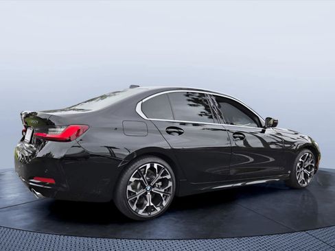 Certified 2025 BMW 330i Sedan w/ Convenience Package RWD image 3