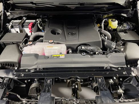 New 2026 Toyota Tundra Platinum AWD/4WD image 9