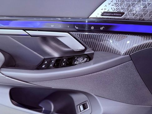 Used 2026 BMW M5 Base CARBON PKG/EXECUTIVE PKG/ w/ Carbon Package image 22